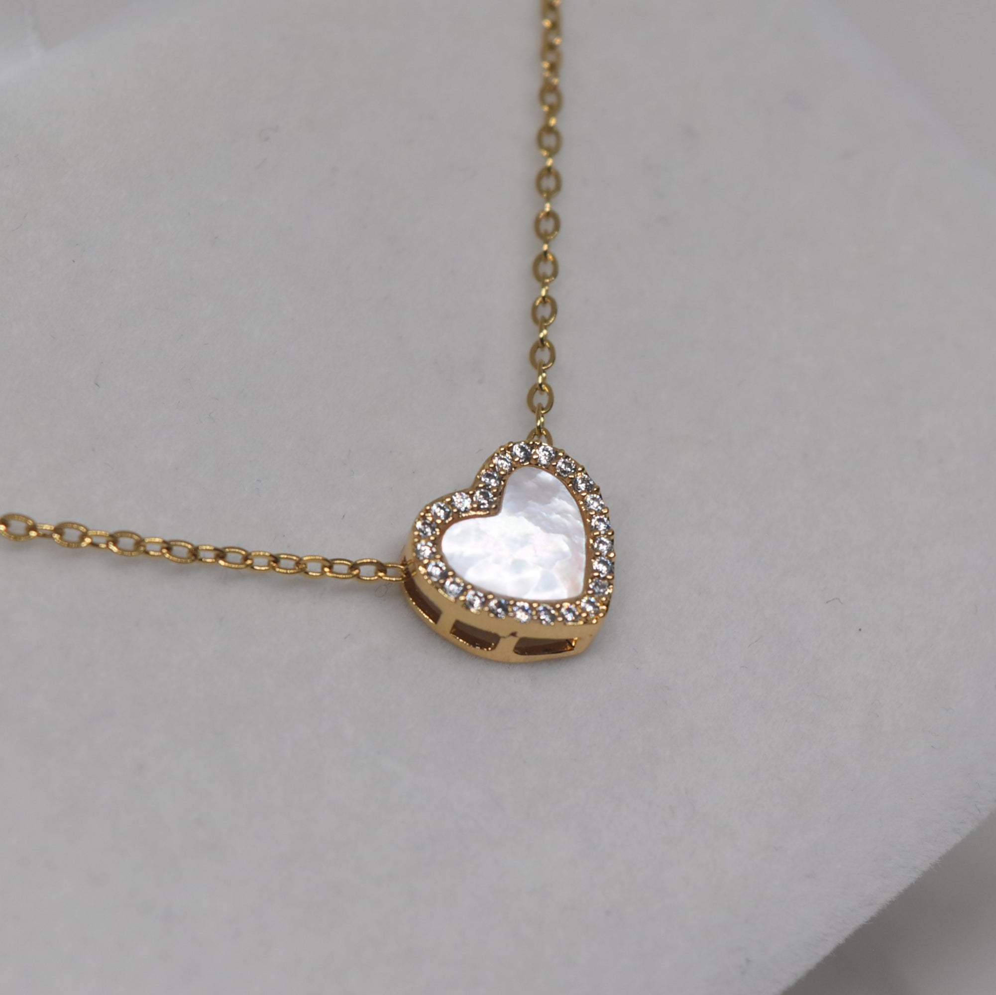 Nacar Gold Heart Shaped Pendant