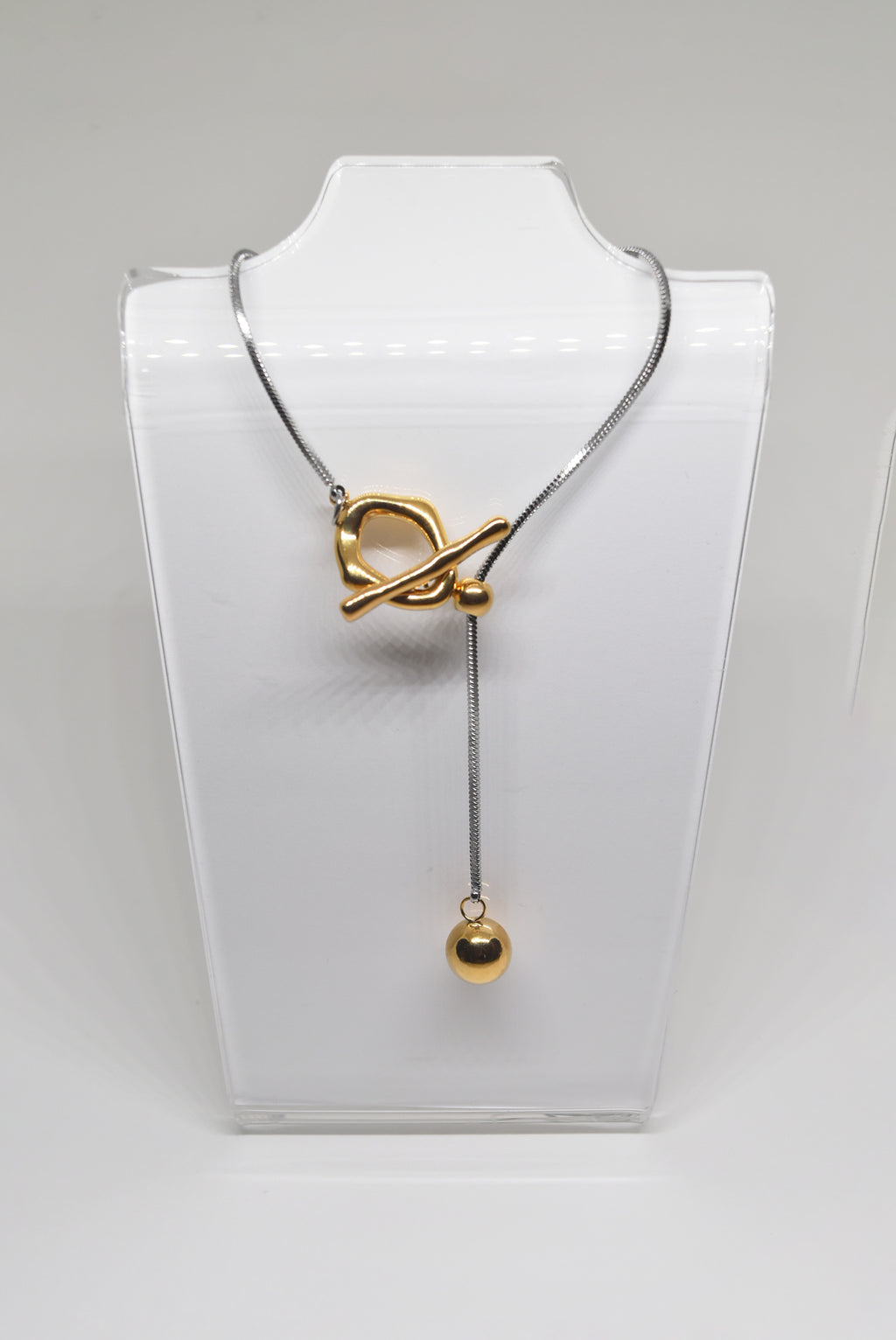 Front Close Pendant Necklace