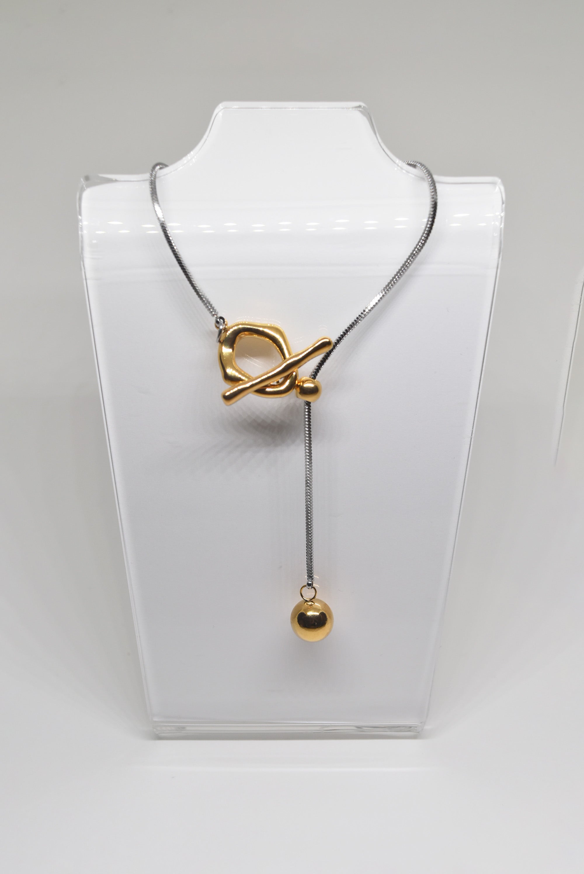 Front Close Pendant Necklace