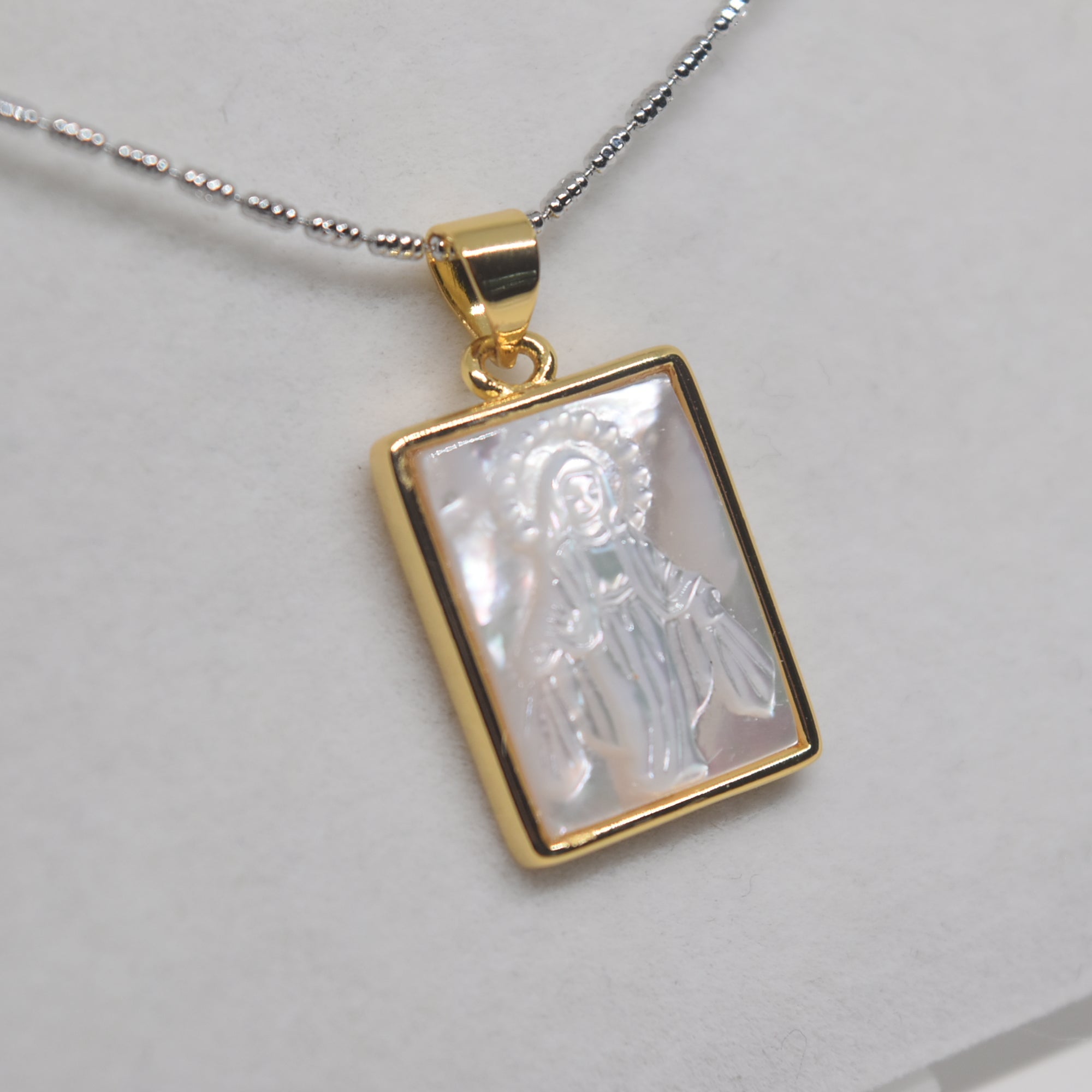 Customizable Scapular