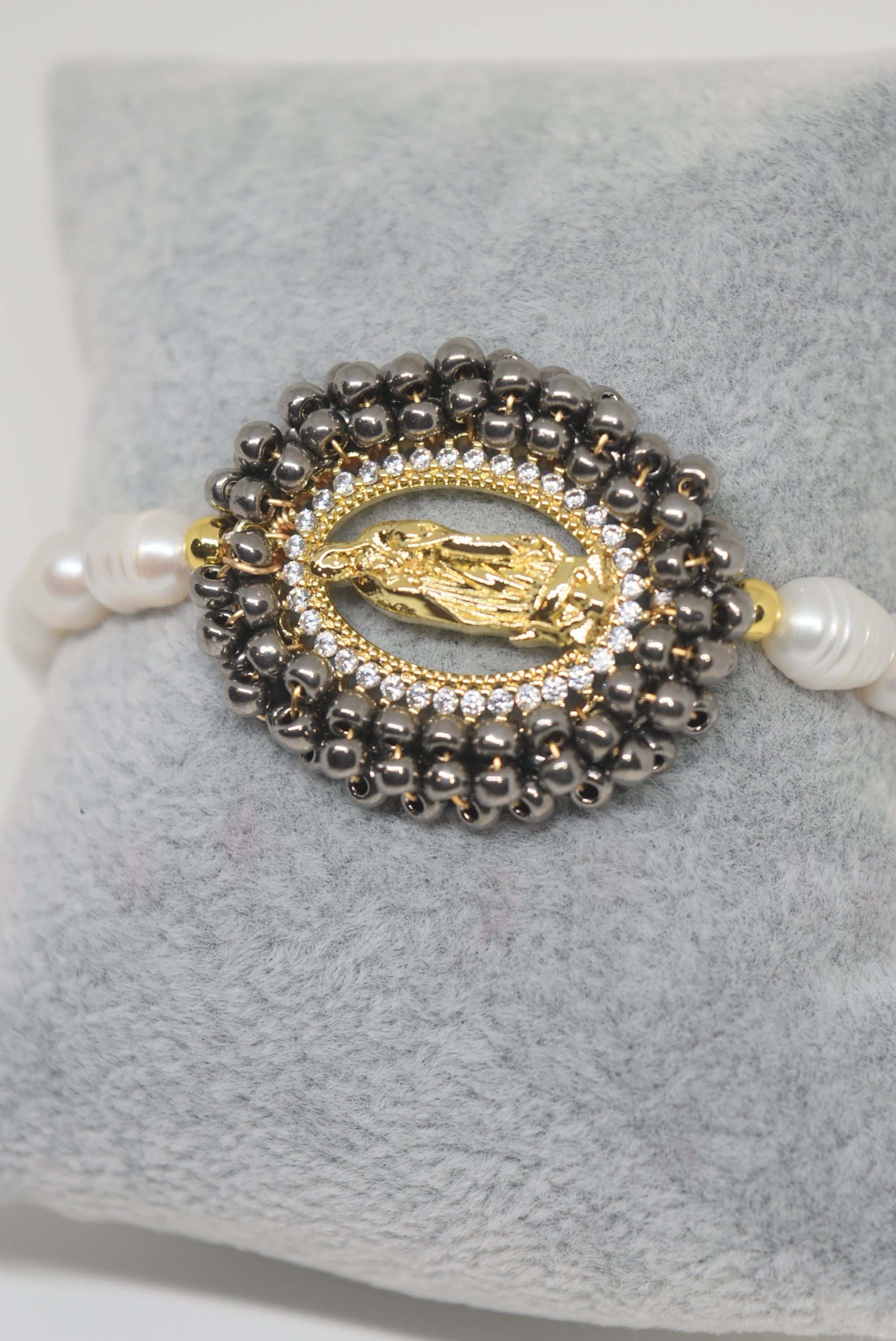 Virgin Medal Pearls Bracelet